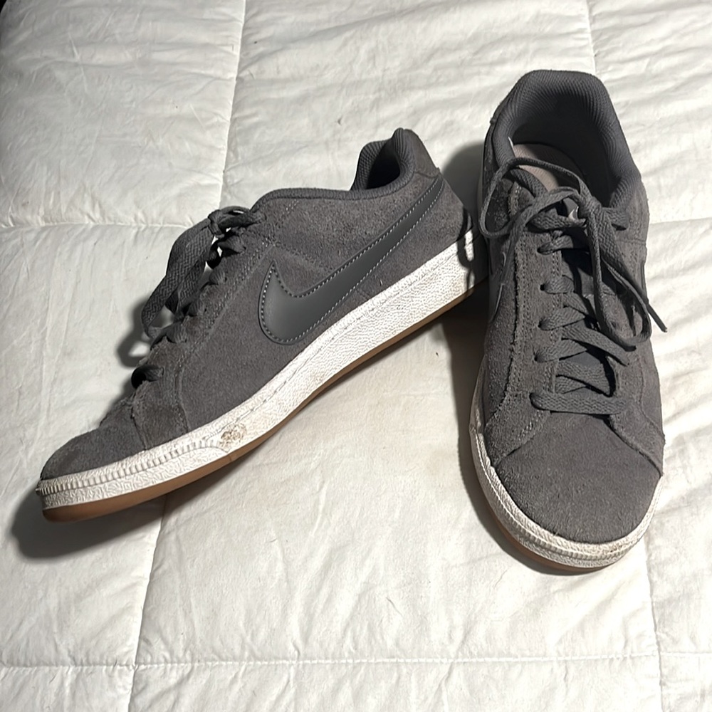 Nike Court Royale Suede Women's Athletic Sneaker Shoe Grey 916795 003 Size 9